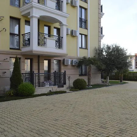 джули 2 Apartment